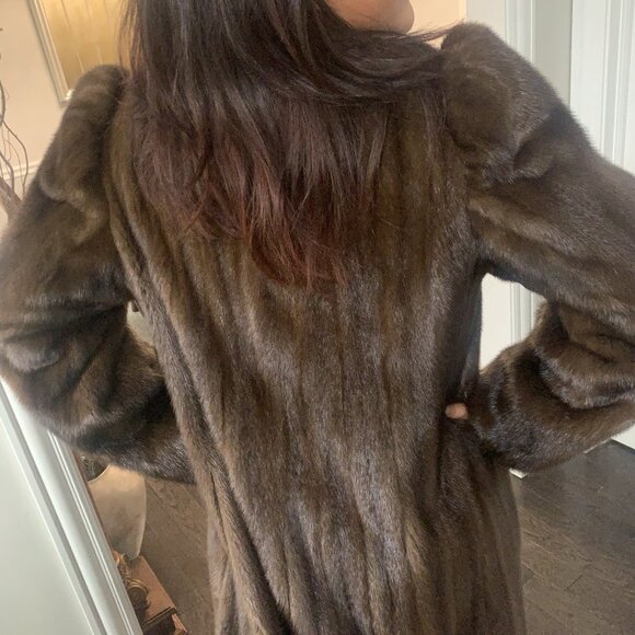 Top Quality Natural Full-Length, Fully Let-out Female Mahoghany Mink Coat - Picture 2 of 6